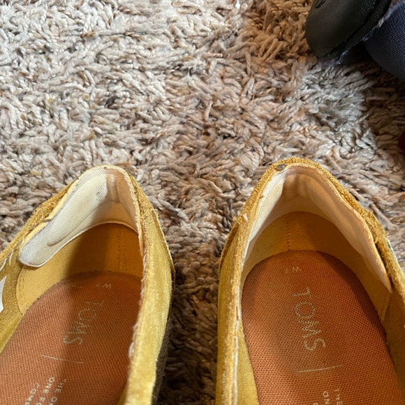 Yellow Suede Tom’s Palma Espadrille in great condition - Picture 7 of 11